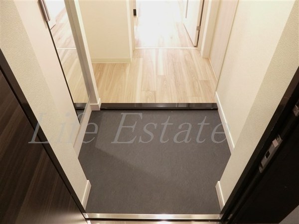 プレサンス心斎橋ニスト