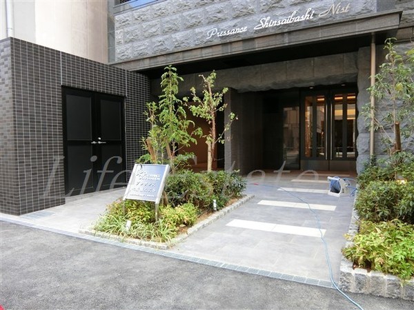 プレサンス心斎橋ニスト