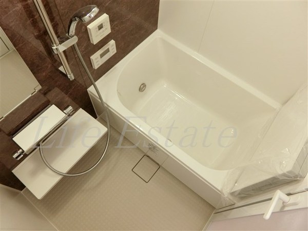 プレサンス心斎橋ニスト