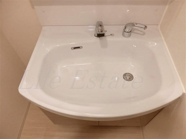 プレサンス心斎橋ニスト