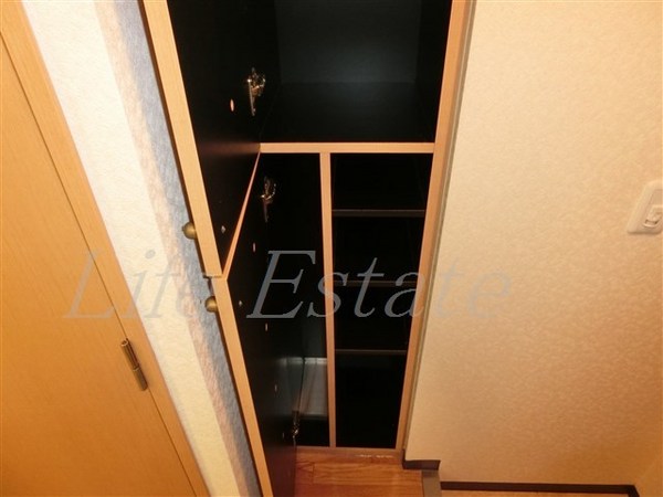 エスリード上本町北(収納)