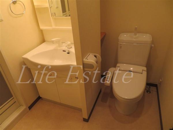 大阪市中央区備後町１丁目のマンション