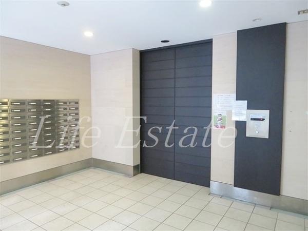 大阪市中央区備後町１丁目のマンション