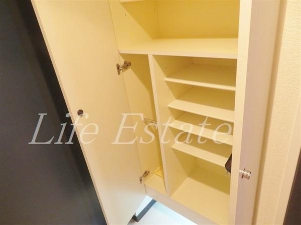 大阪市中央区備後町１丁目のマンション