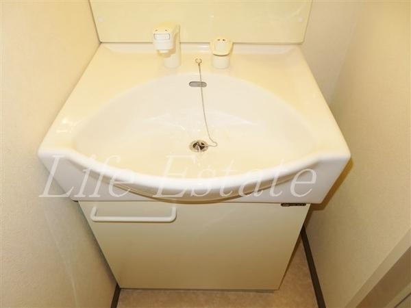 大阪市中央区備後町１丁目のマンション