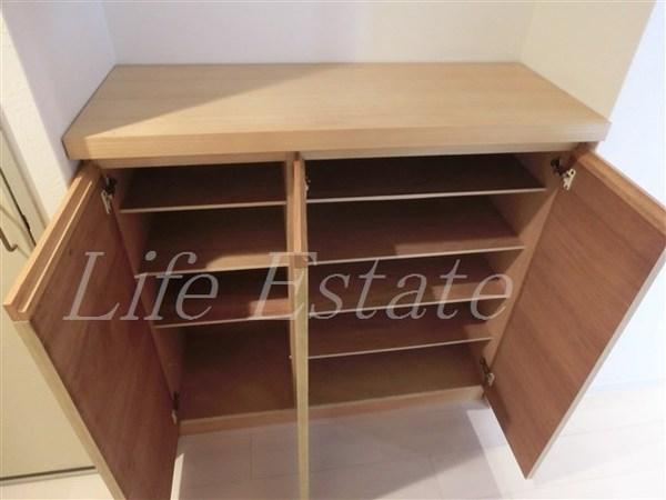 大阪市中央区安土町１丁目のマンション