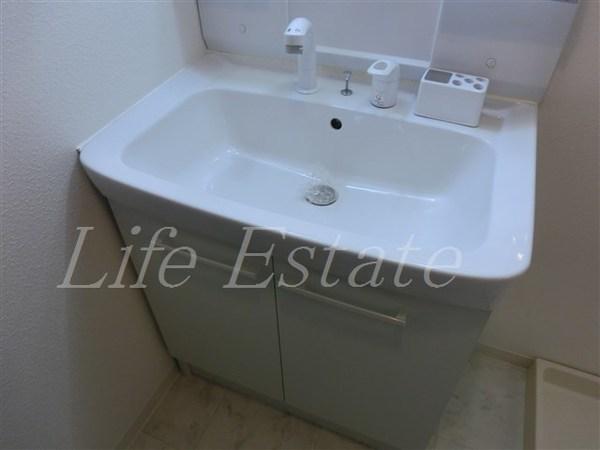 大阪市中央区安土町１丁目のマンション