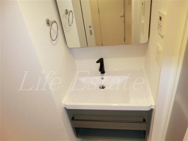 セレニテ本町東リアン