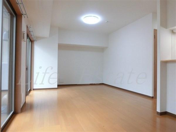 大阪市中央区博労町１丁目のマンション