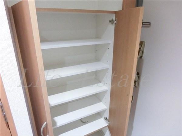 大阪市中央区博労町１丁目のマンション