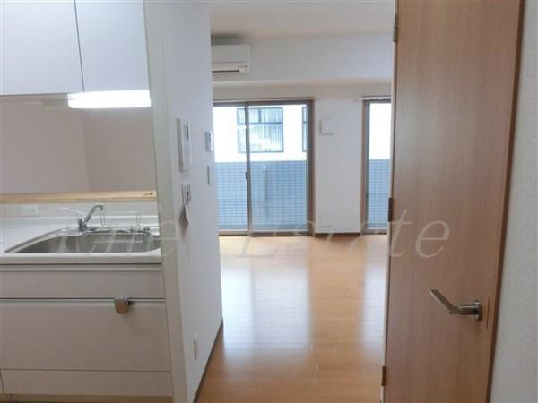 大阪市中央区博労町１丁目のマンション