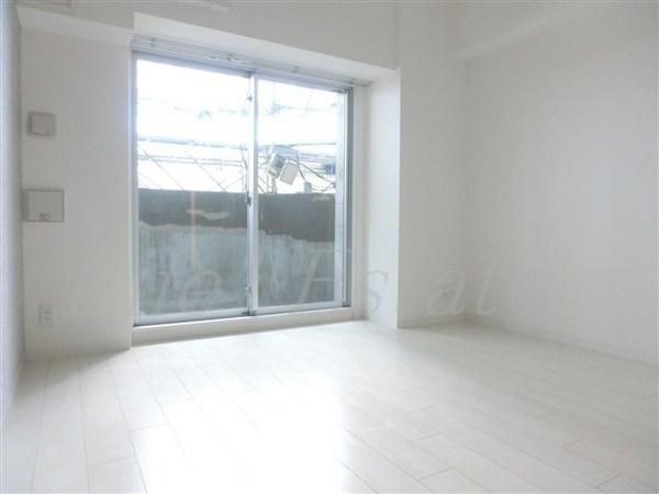 ララプレイス大阪城WESTEN