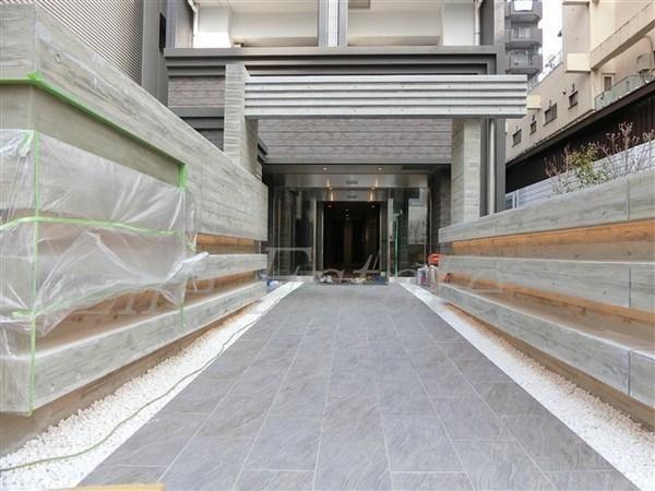 ファーストフィオーレ本町イースト