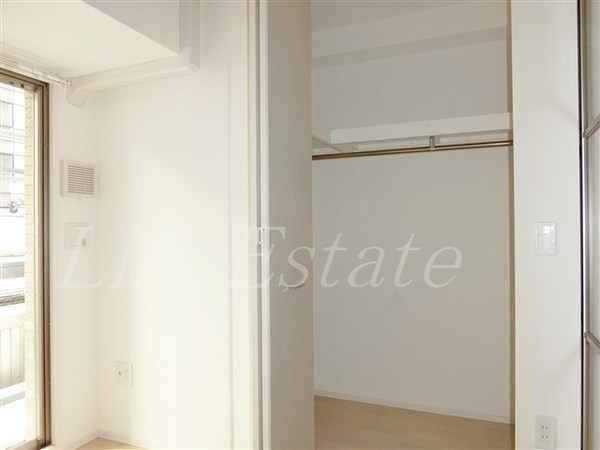 ファーストフィオーレ心斎橋イースト