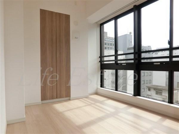 大阪市中央区南船場１丁目のマンション