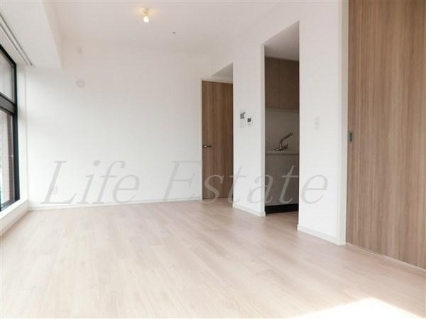 大阪市中央区南船場１丁目のマンション