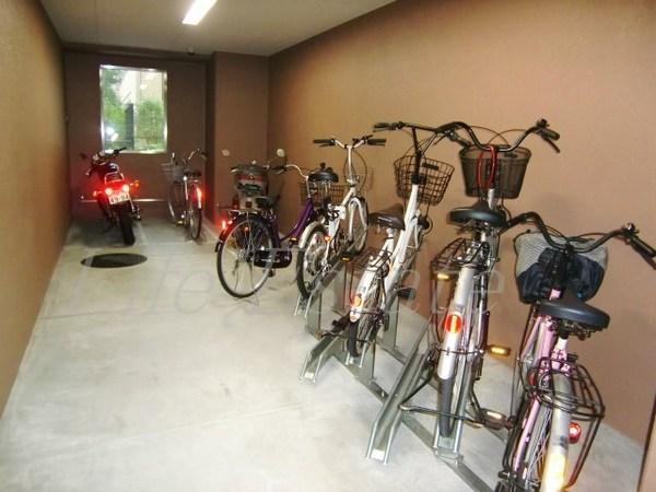 クリスタルブライト谷町