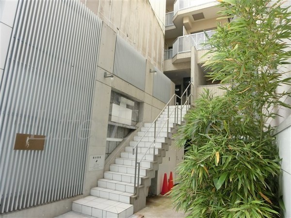 レジュールアッシュ谷町