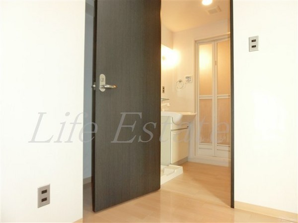 レジュールアッシュ谷町