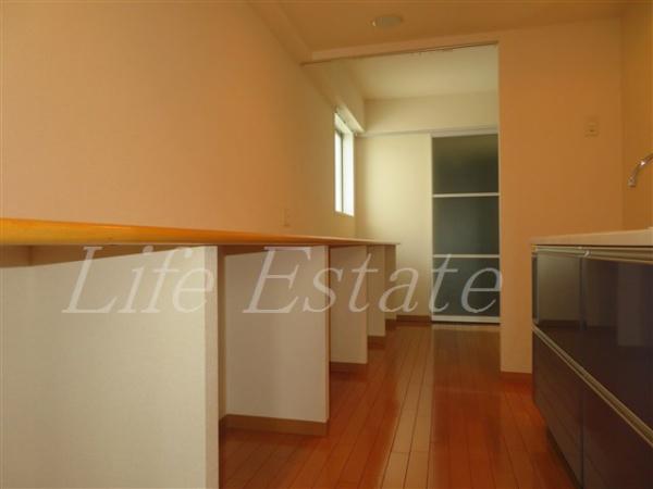 大阪市中央区備後町１丁目のマンション