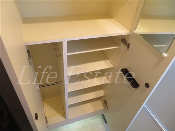 大阪市中央区備後町１丁目のマンション