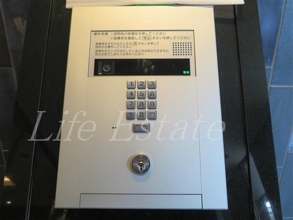 プレサンス谷町九丁目駅前