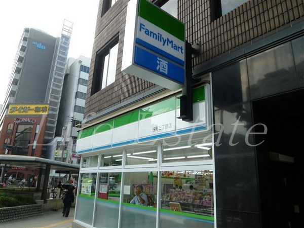 レジュールアッシュ谷町(ファミリーマート谷町三丁目店)