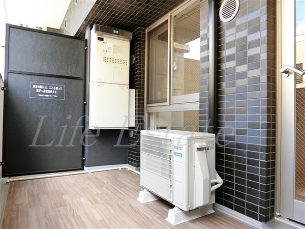 プレサンス心斎橋ニスト