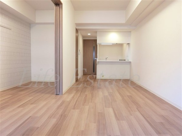 プレサンス心斎橋ニスト