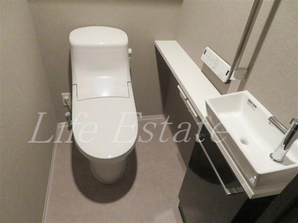大阪市中央区安土町２丁目のマンション