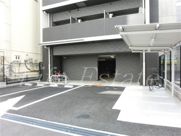 プレサンス堺筋本町駅前