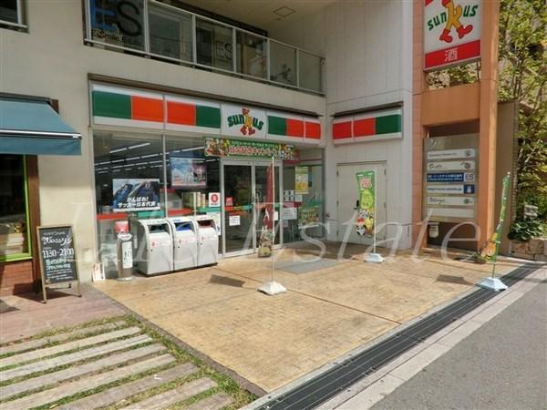 クラウンハイム夕陽丘(サンクス四天王寺夕陽ヶ丘店)