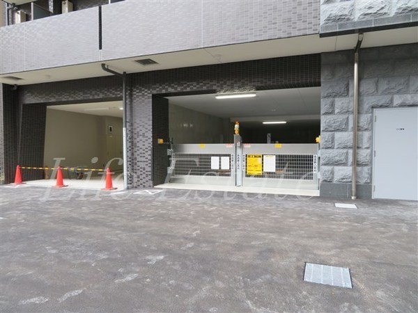 プレサンス谷町九丁目駅前