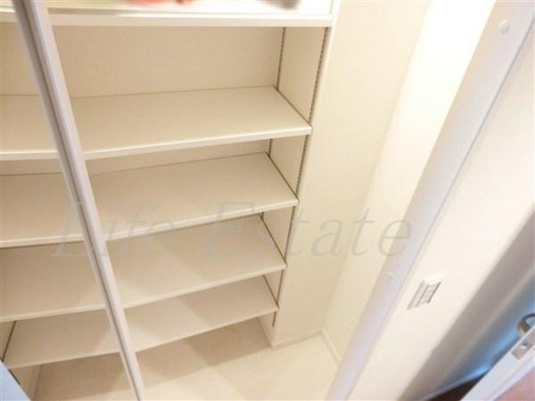 S.D-room