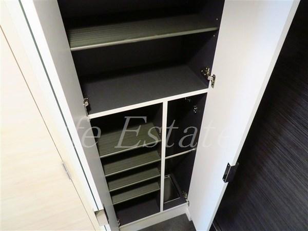 プレサンス心斎橋レヨン