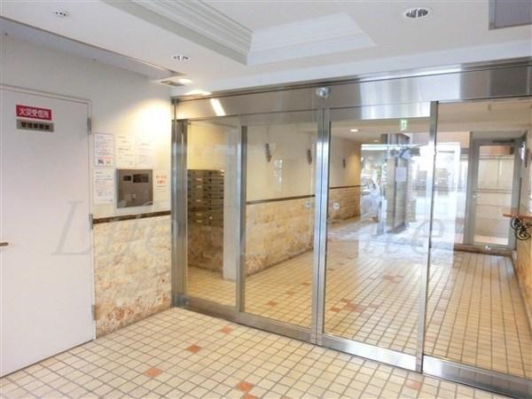 ジュネーゼグラン心斎橋東