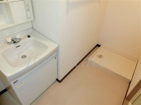 大阪市中央区日本橋２丁目のマンション