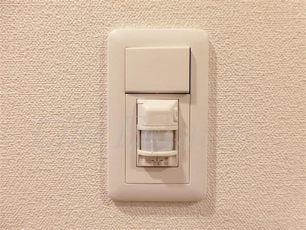 プレサンス心斎橋ニスト