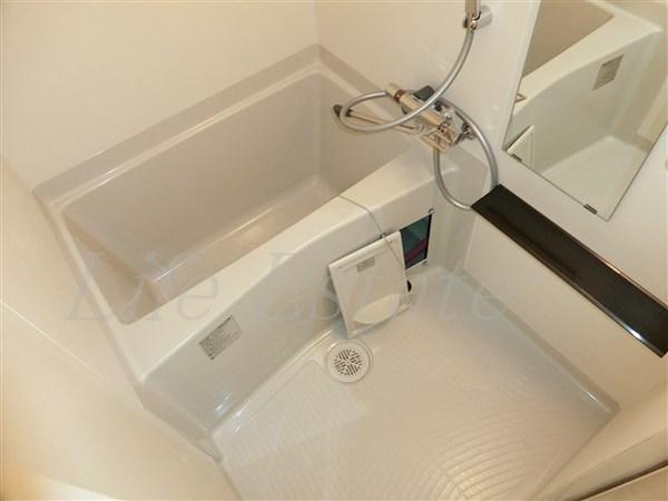プレサンス心斎橋レヨン