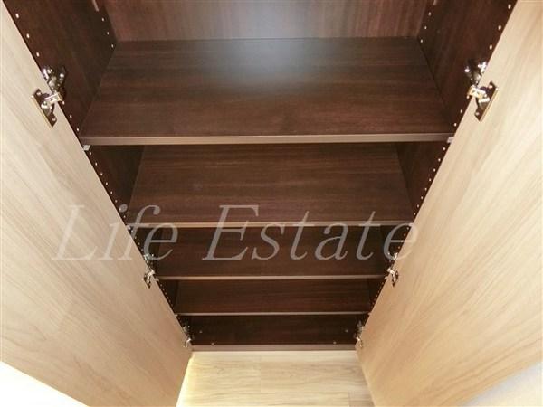 プレサンスレジェンド堺筋本町タワー(収納)