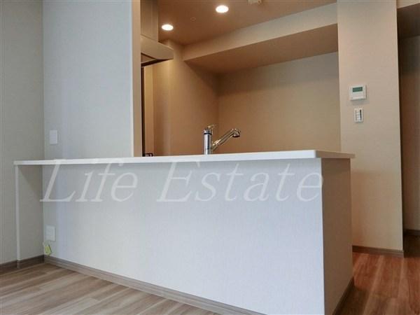 プレサンスレジェンド堺筋本町タワー(キッチン)