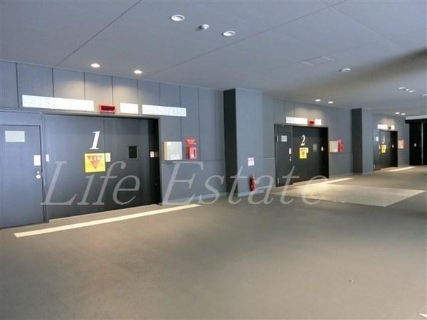 プレサンスレジェンド堺筋本町タワー(庭)