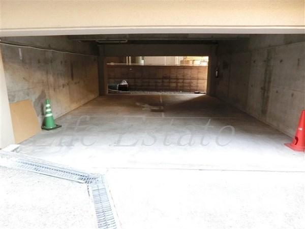 高津ゴールデンハイツ(駐車場)