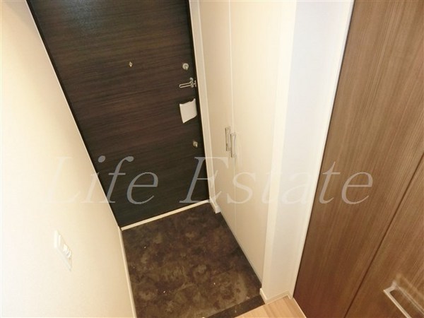 プレサンス本町エクストラ(玄関)