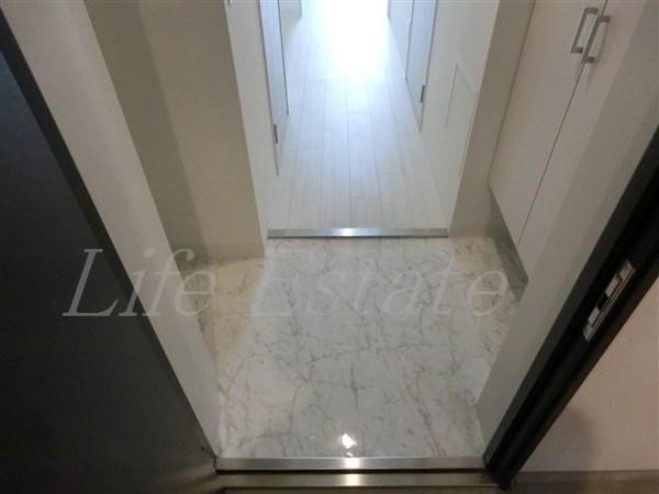 ファーストフィオーレ本町イースト