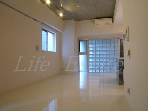 ルクレ堺筋本町レジデンス(洋室)