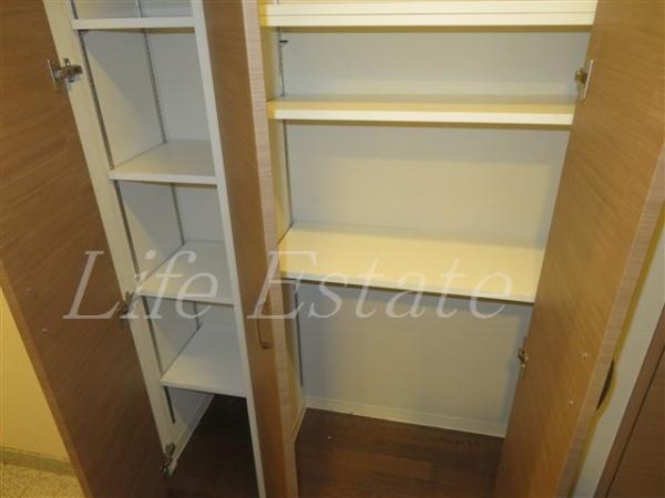 大阪市中央区南船場2丁目のマンション(収納)
