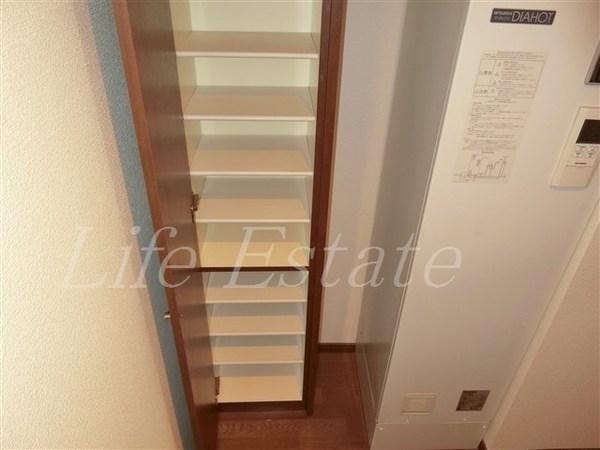 大阪市中央区南船場2丁目のマンション(収納)