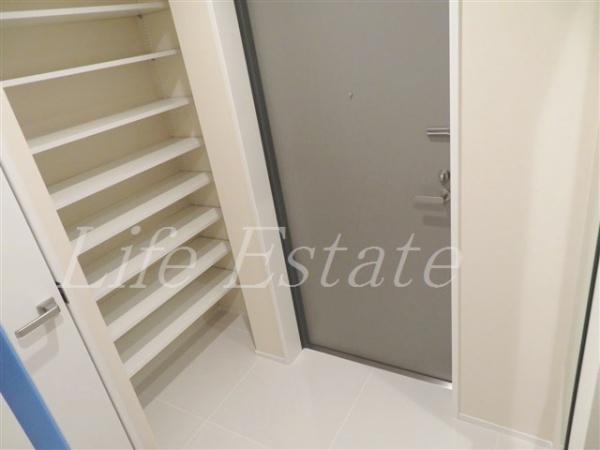 BRAVE常盤町Ⅱ(玄関)