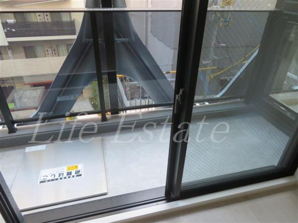 BRAVE常盤町Ⅱ(バルコニー)